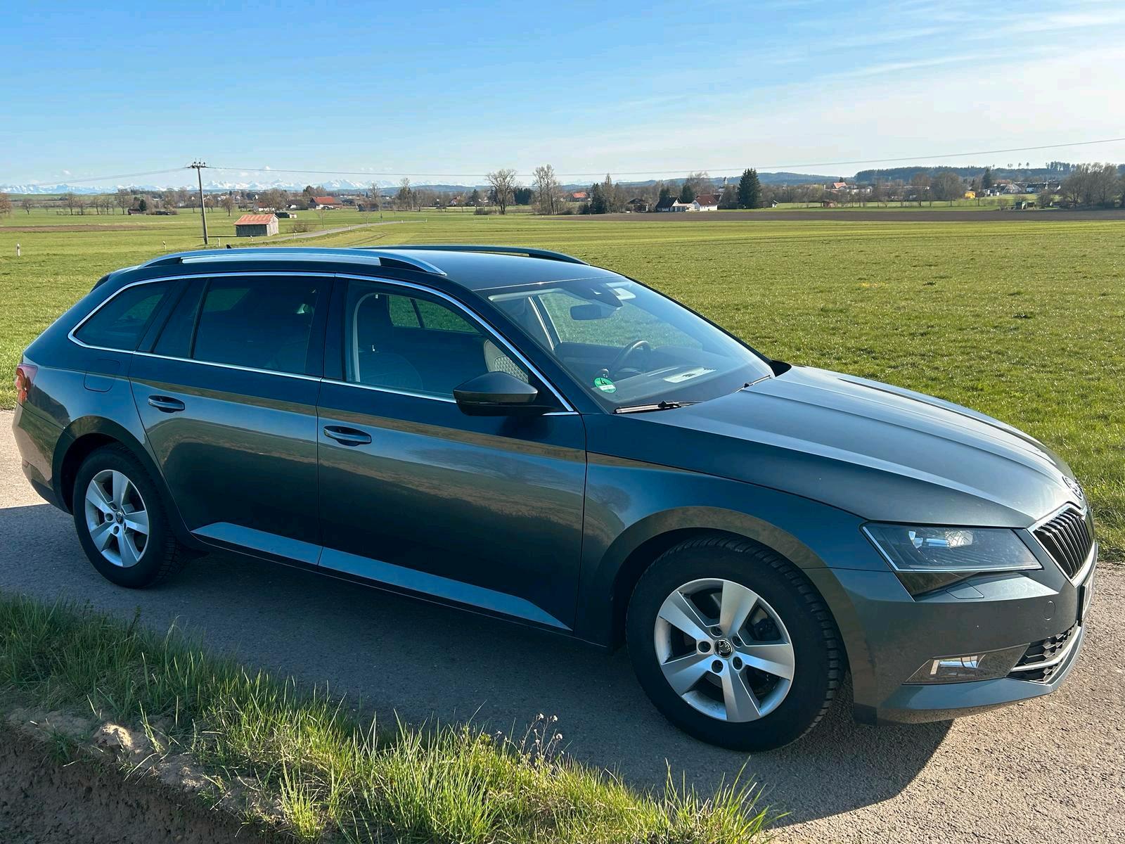 Abbildung des Autos Skoda Superb Combi Style…