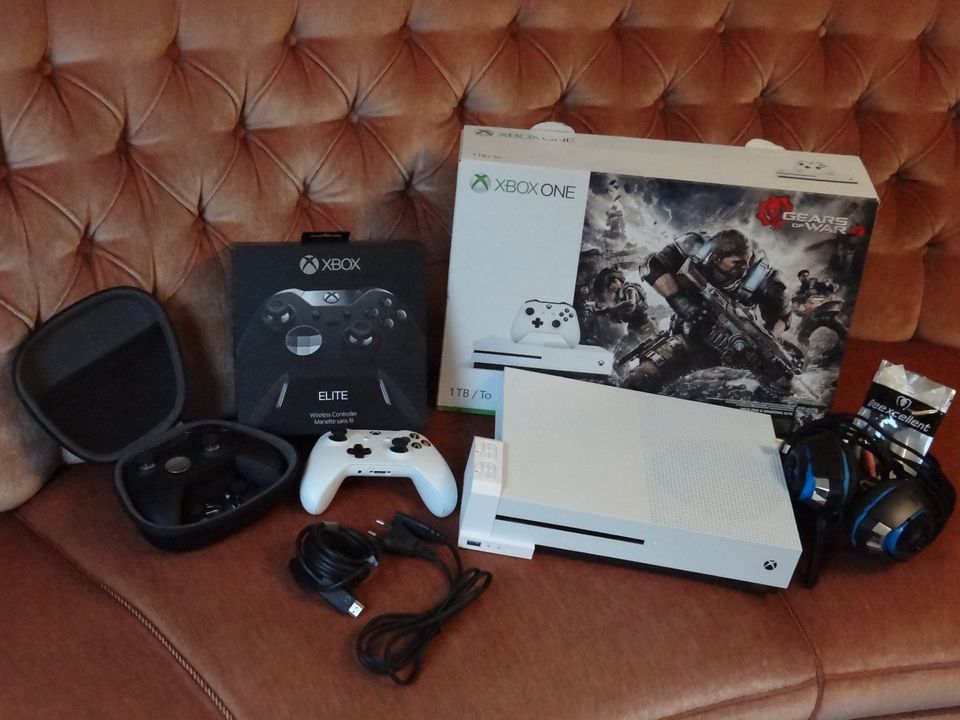 Xbox One S 1TB / Elite Series 1 Controller / Akku-Station Headset in Hagen