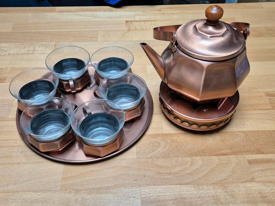 Teekanne + Teegläser in Marklohe