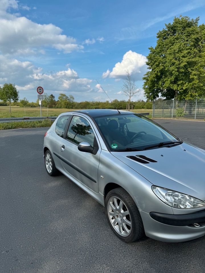 Peugeot 206 18 Monate TÜV in Mörfelden-Walldorf