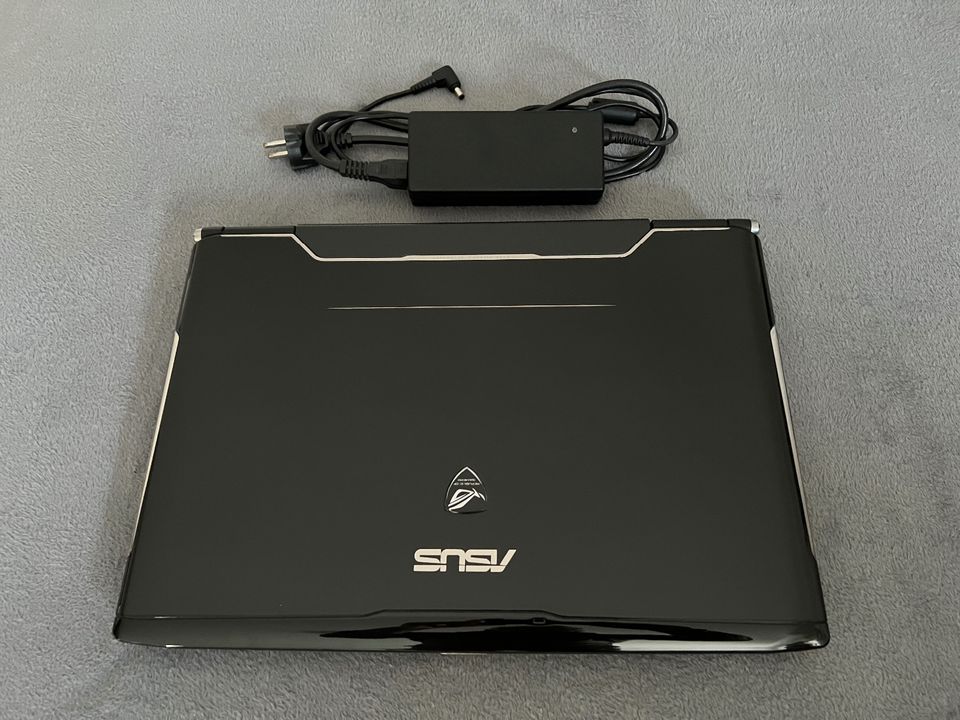 ASUS G71V Notebook 17,3“Zoll mit Neuer SSD Festplatte! in Offenbach