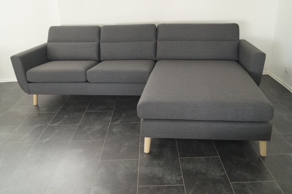 Sofa Couch wohnlandschaft Ausstellungsstück NEU in Elkenroth