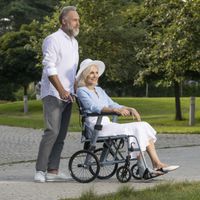 Reiserollstuhl | Transportrollstuhl nur 9 kg Rollstuhl leicht Baden-Württemberg - Stockach Vorschau