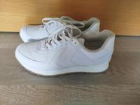 Weiße Hummel Sneaker in 41 Nordrhein-Westfalen - Arnsberg Vorschau