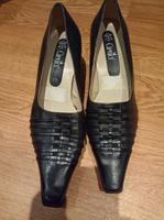 Caprice damen pumps 7 1/2 echtleder Sachsen - Bahretal Vorschau