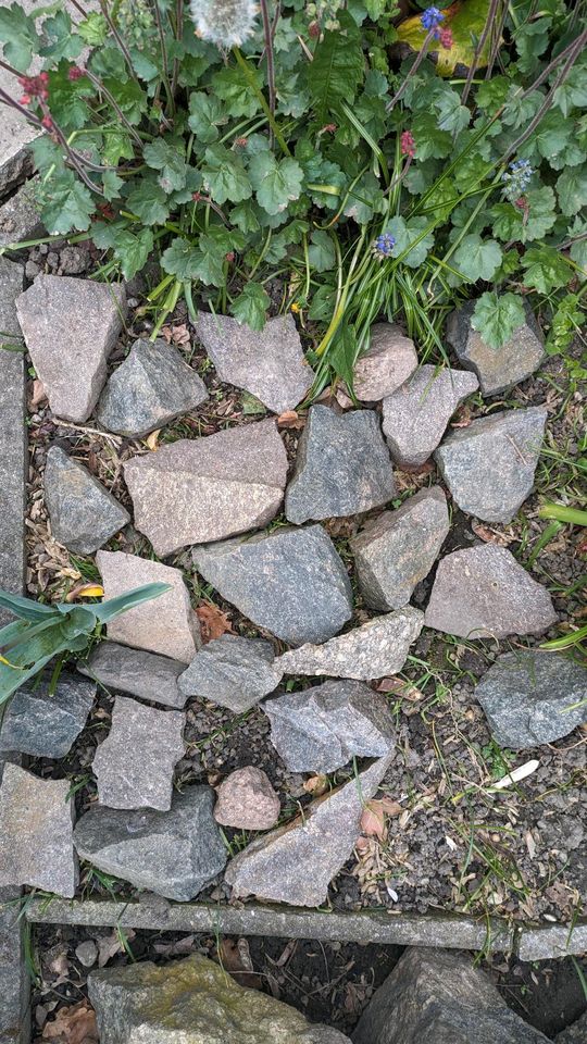 Ab 1€ Granit Steine große kleine Naturstein Mauer Findling in Leipzig