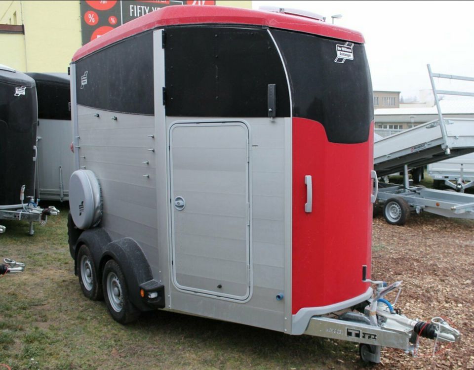 Ifor Williams HBX-511 Pferdeanhänger mit Sattelkammer in Weiden (Oberpfalz)