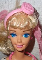 Alte Barbie Puppe Mattel 1976  Knickbeine Koffer Haarbürste Niedersachsen - Algermissen Vorschau