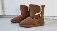 Lammfell Winterstiefel Stiefel Boots Bearpaw NEU Größe 31 Hessen - Groß-Zimmern Vorschau