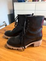Stiefel schwarz Damen Gr. 42 (fällt aus wie 41) super erhalten Hessen - Bad Emstal Vorschau