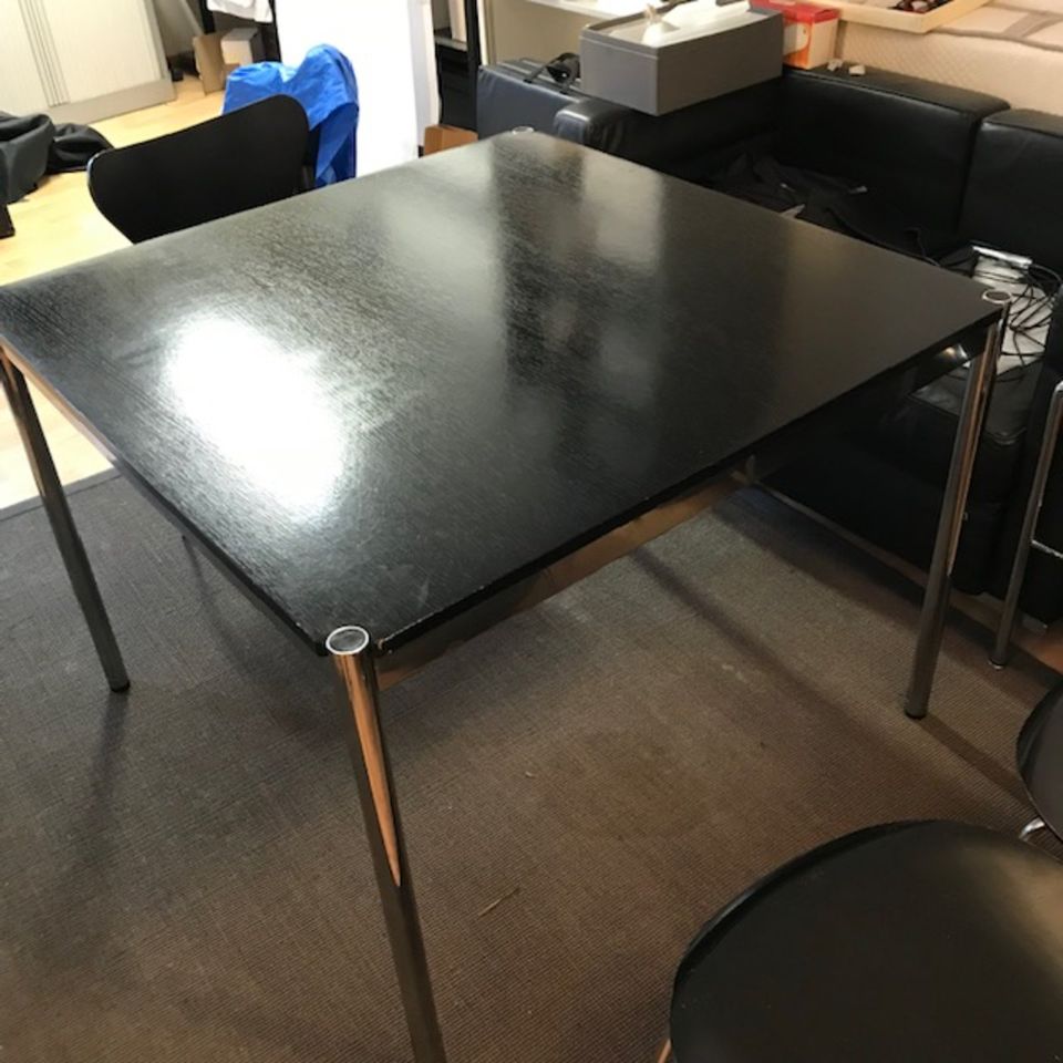 USM Haller Tisch 100x100x74 cm - schwarz in Hamburg