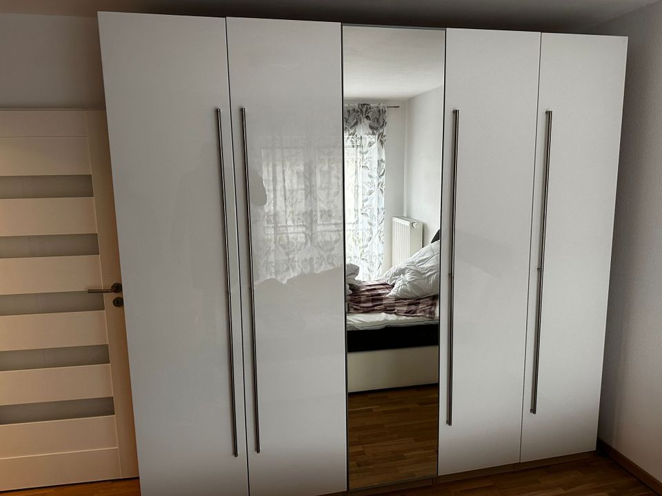 Kleiderschrank IKEA PAX weiß 250x230x60 cm - Top Zustand! in Trier