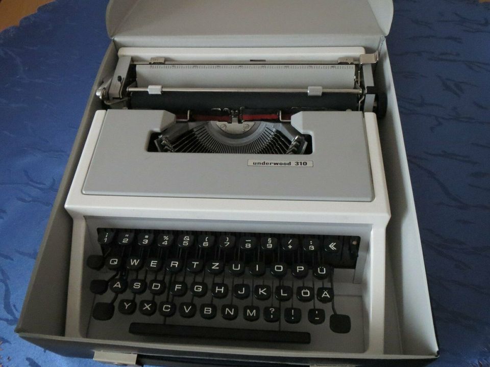 Underwood 310 Schreibmaschine & Koffer - 70er in Essen