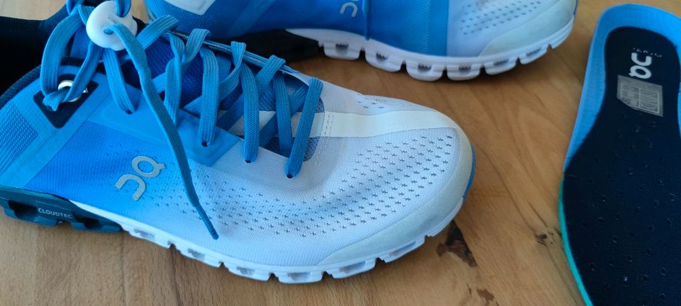 On Cloud  Running Schuhe blau weiß, 40,5/39 Damen in Glonn