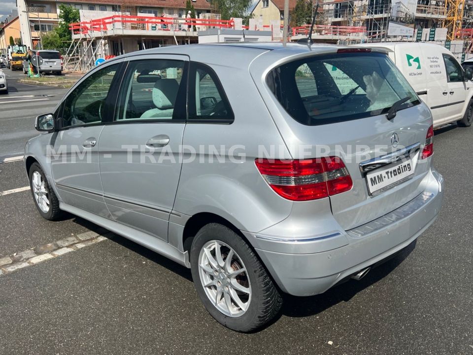 Mercedes-Benz B 170-AUTOMATIK-5TÜRIG-KLIMA-ALU-SERVO-EUR5 in Nürnberg (Mittelfr)