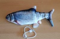 Katzenzappelfisch Spielzeug groß 29cm mit Ladekabel neuwertig! Niedersachsen - Esens Vorschau