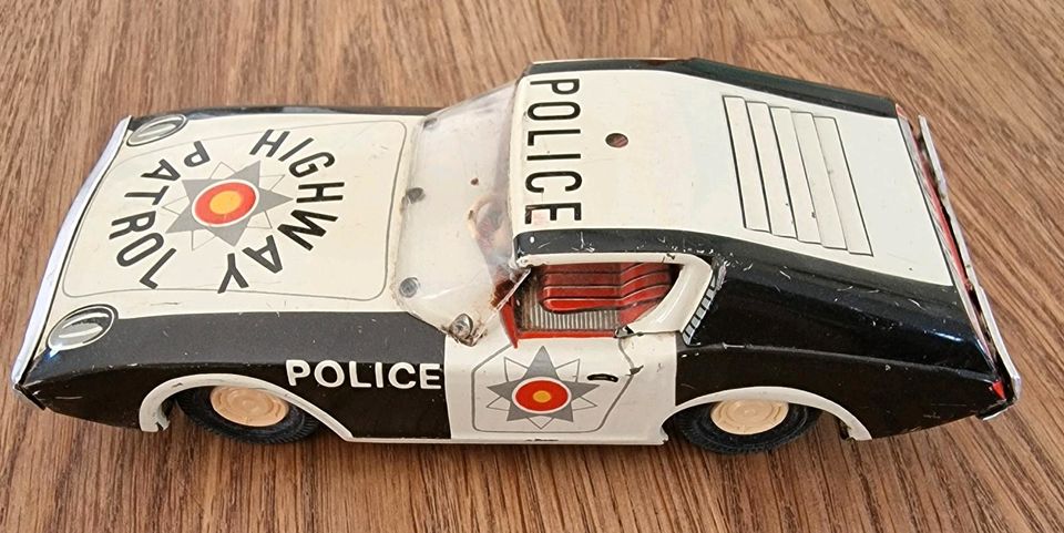 COUPÉ POLICE CAR Highway Patrol Momentum Drive M 1:30 Vintage in Weida