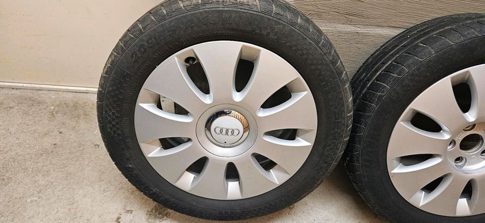 Audi 4 Alufelgen 6,5JX16H2 ET50 mit Sommerreifen 205/55R16 91V in Hagen im Bremischen