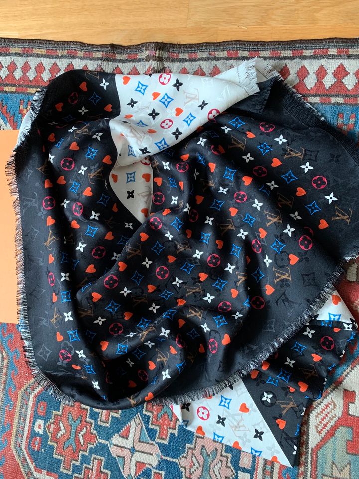 Louis Vuitton Schal Tuch Scarf Game on Coll MP2903 Neu m.Rechnung in Bayern  - Starnberg | eBay Kleinanzeigen ist jetzt Kleinanzeigen