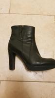 Unisa Stiefeletten Plateau 40 Leder w. neu Schwarz Essen - Essen-Ruhrhalbinsel Vorschau