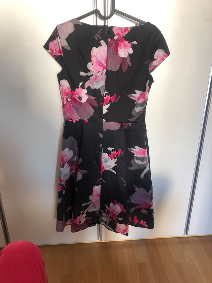 Comma Kleid floral 34 xs in Tamm