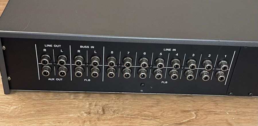 TASCAM M-1B Audio Mixer Rack Format mit 8 X Line Eingönge + Out in Weil am Rhein