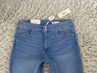 Neue 3/4 Jeans von s.Oliver Betsy Mid Rise Capri Gr. 42 Rheinland-Pfalz - Boppard Vorschau