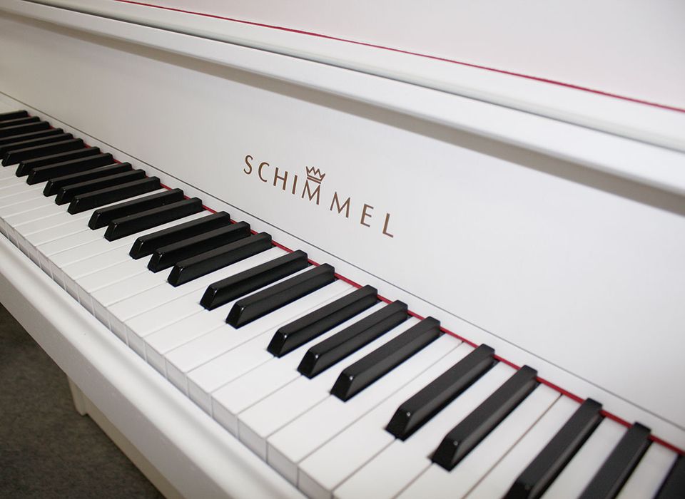 Klavier Schimmel 113 weiß satiniert, Nr. 260085, 5 J.Garantie in Egestorf