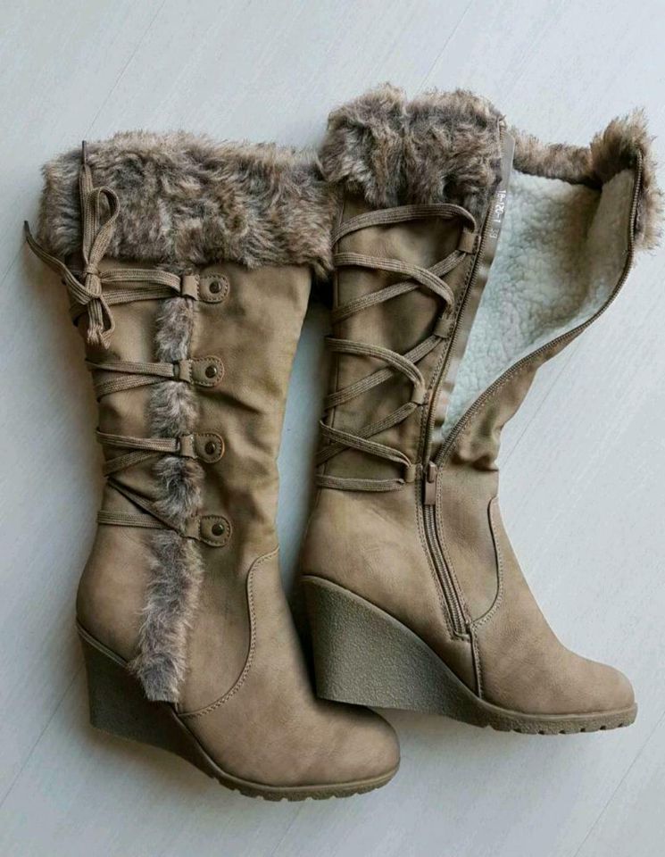 Damen Stiefel mit warmen Innenfutter Gr.38 - Neu und ungetragen in Bad Ems