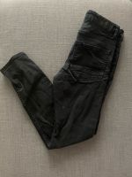 H&M Jungen Jeans schwarz Stretch Gr. 152 Nordrhein-Westfalen - Neuss Vorschau