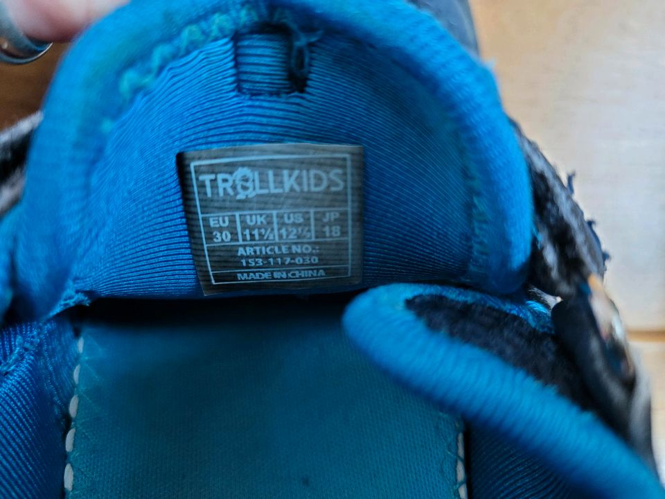 Keen Trollkids Nike Sandalen Trekkingsandalen 30 31 in Wachtendonk