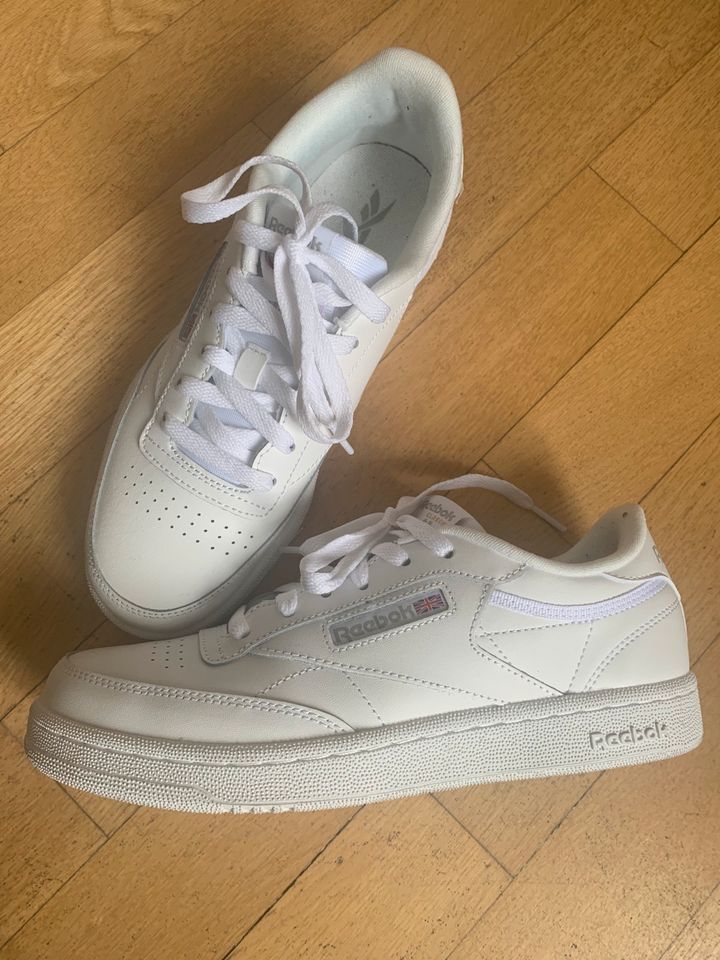 Reebok Club C Sneaker Gr. 38 UK 5,5 weiß NEUwertig in Leipzig