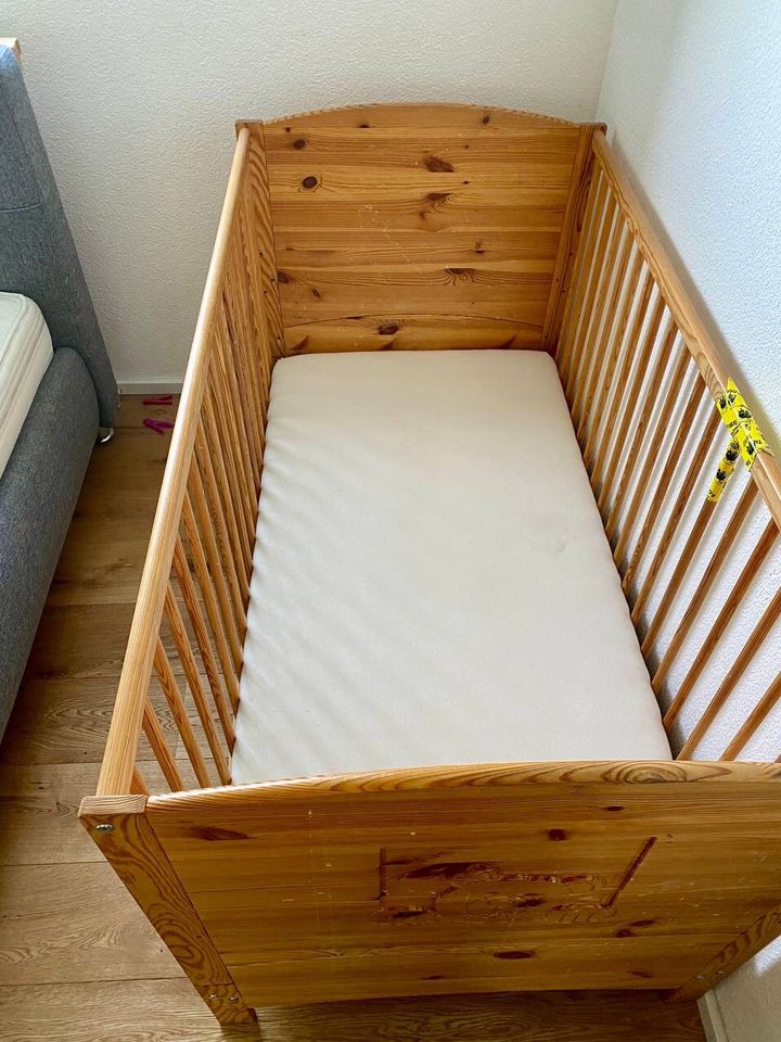 Kleinkind-/ Babybett Bio Kokosfasermatratze in Göppingen