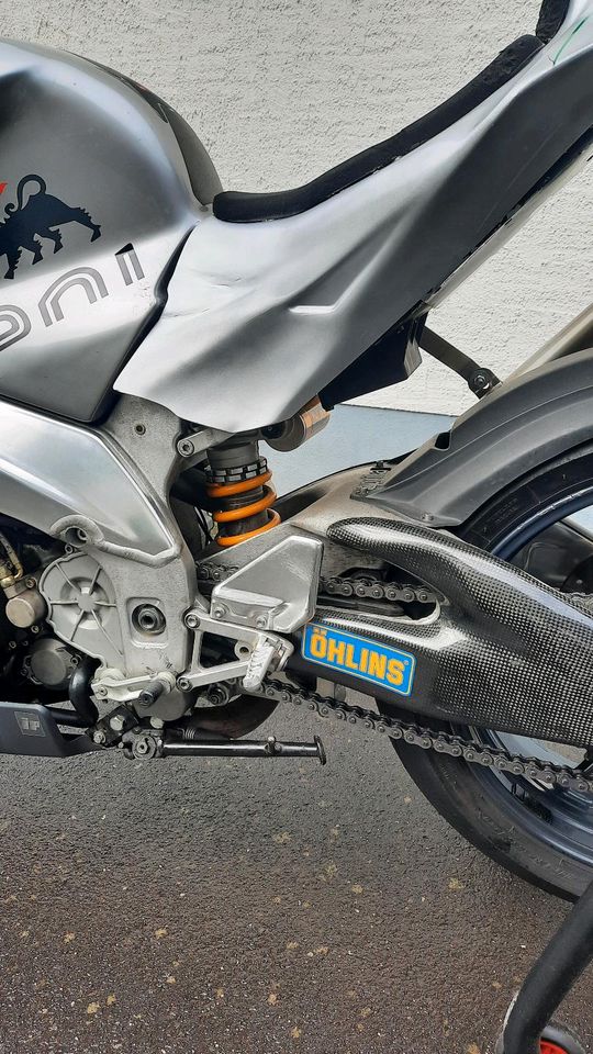 Aprilia Tuono V2 Rennstrecke in Ochtendung