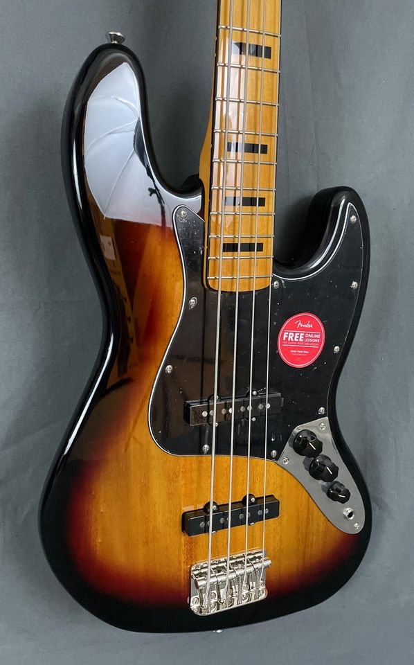 SQUIER CLASSIC VIBE 70 JAZZ BASS SUNBURST, NEU in Duisburg