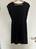 Satinkleid Coktailkleid schwarz mit V- Ausschnitt Gr.36 Kr. München - Gräfelfing Vorschau