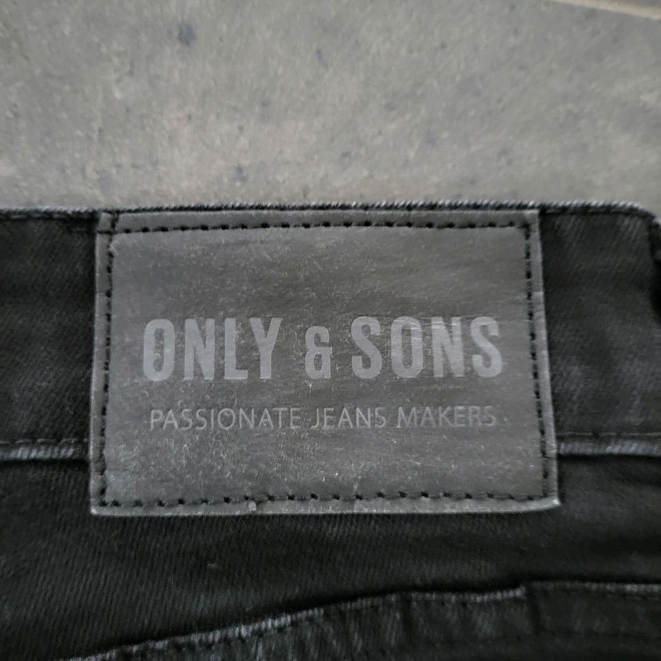 schwarze Only & Sons Jeans Gr. 30/34 in Essenheim