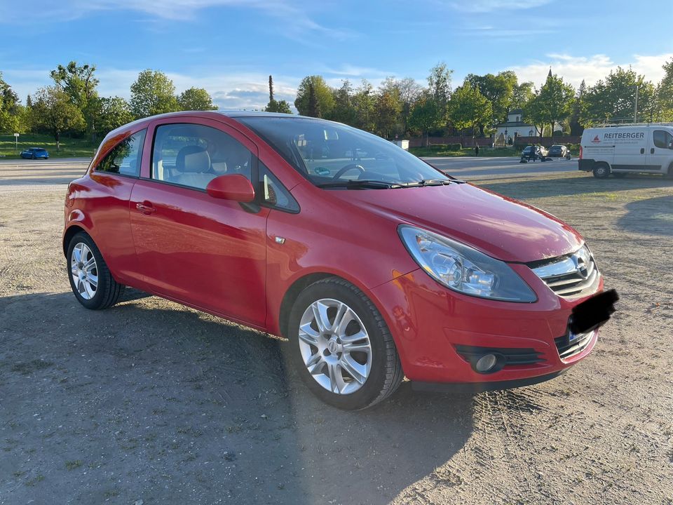 Opel Corsa D 1,4 in Anzing