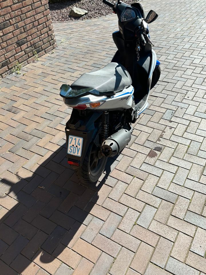 Kymco Super 8 in Surwold