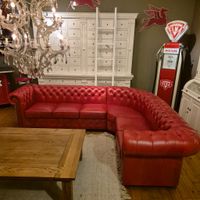 24500 Chesterfield  Ecksofa Rot 2,90 m x 2,40 m -25 % Rabatt Niedersachsen - Nordhorn Vorschau