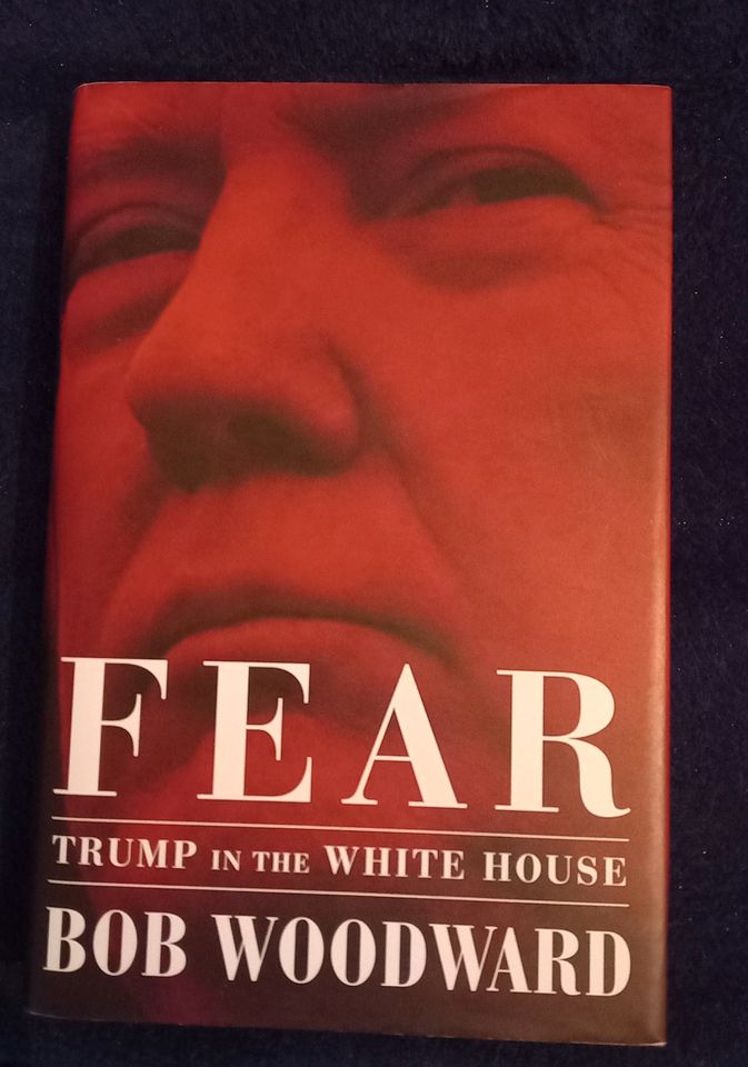 Bob Woodward, FEAR. TRUMP in the White House (HC Simon&Schuster) in Berlin