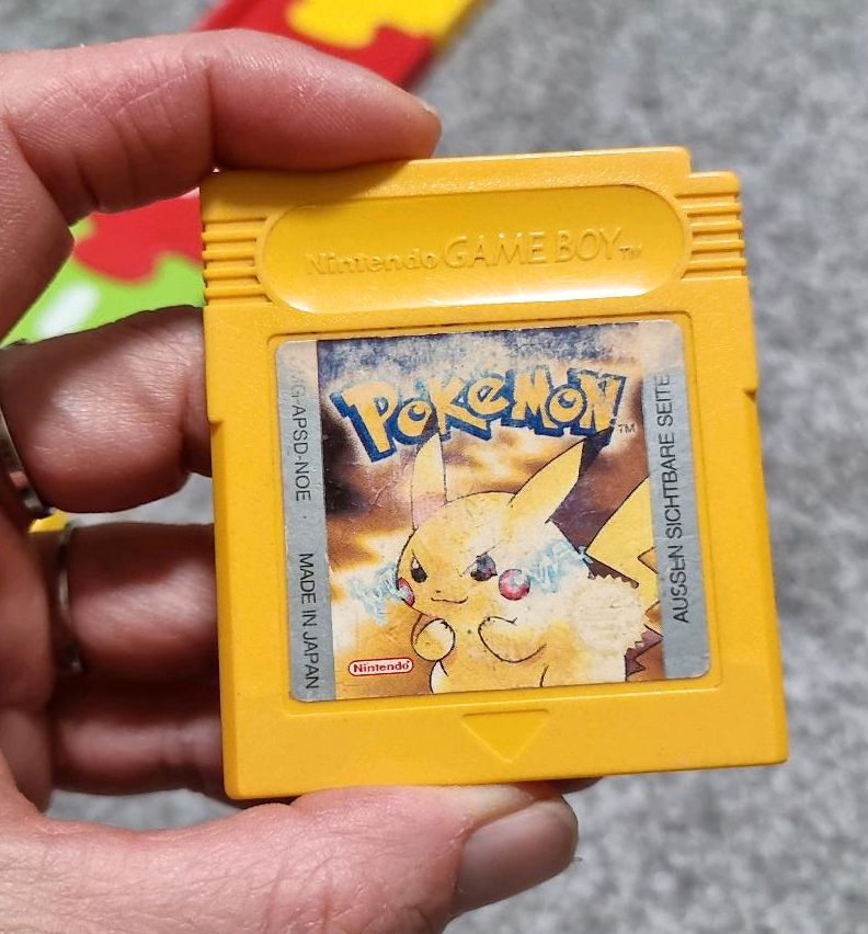 Pokemon Nintendo gameboy gelb gelbe Edition in Berchtesgaden