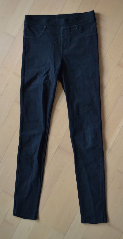 Sehr gut erhaltene Skinny Fit Jeans von H&M in Gr. 146 in Dresden