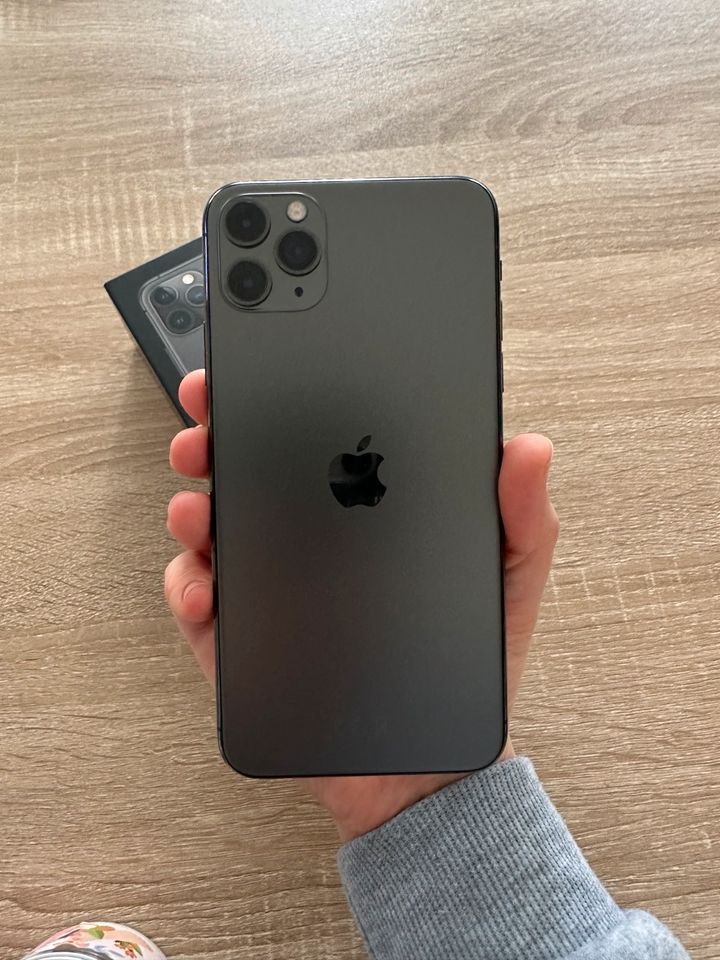 iPhone 11 Pro Max 64 gb mit OVP in Mönchengladbach