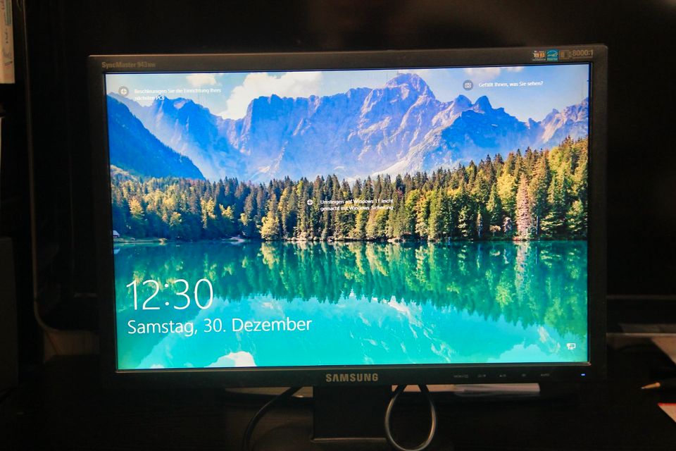 Samsung PC Monitor Bildschirm 19 Zoll SyncMaster 943NW in Weimar