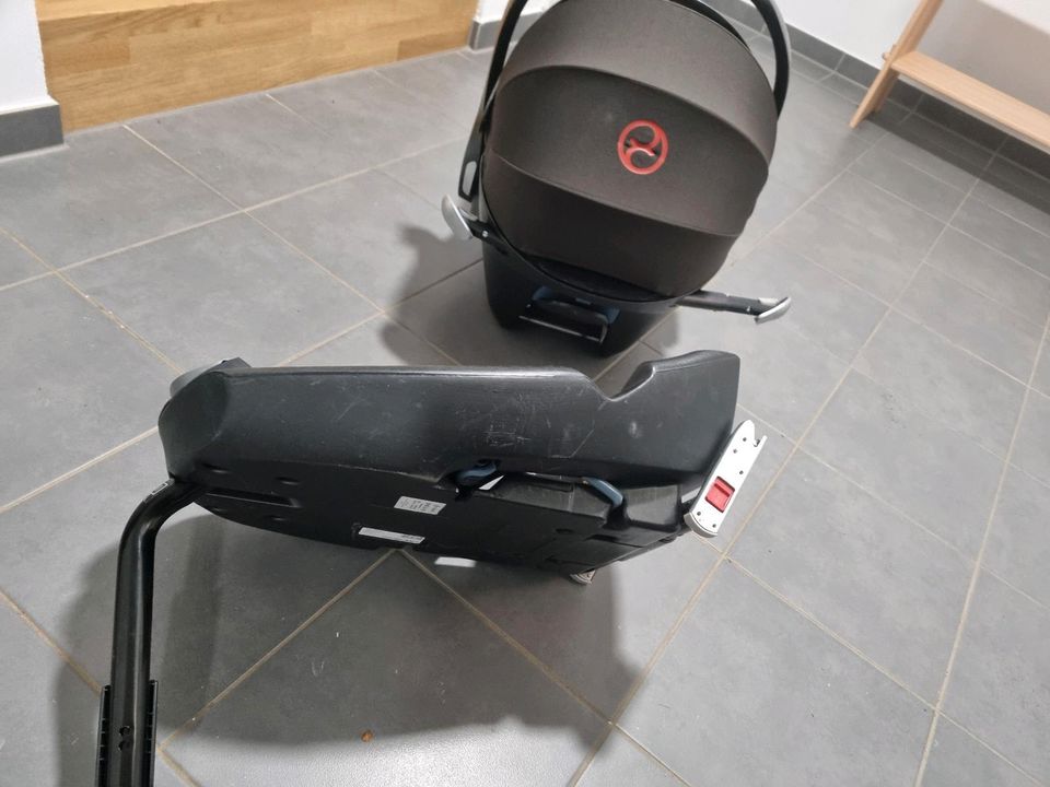 Babyschale, Kindersitz, Cybex Aton in Heubach