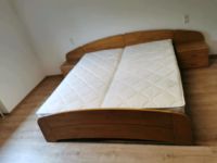 Doppelbett mit 2 Lattenrost und 2Nachtkästchen Bayern - Moorenweis Vorschau