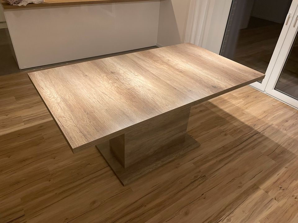 Tisch, ausziehbar, B/H/T ca. 160-200 x 77 x 90 cm. in Alfhausen