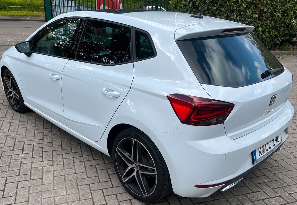 Autovermietung / Seat Ibiza FR / Günstig / Mieten / Rent by CCC in Köln