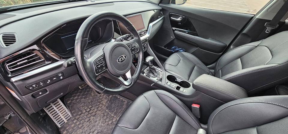 Kia Niro Spirit*1,6 GDI*Navi*Leder*Bj 12.2021*Automatik - in Halle